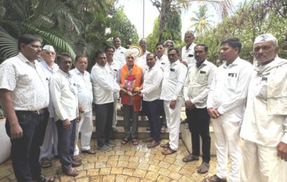 हरीबाबा देवस्थानला क वर्ग दर्जा मिळून दिल्याबद्दल वेल्हाळे ग्रामस्थांच्या वतीने आ. सत्यजित तांबे यांचा सत्कार हरीबाबा देवस्थानला क वर्ग दर्जा मिळून दिल्याबद्दल वेल्हाळे ग्रामस्थांच्या वतीने आ. सत्यजित तांबे यांचा सत्कार