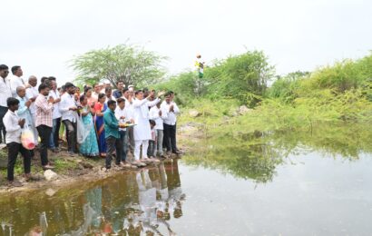 निळवंडेचे पाणी शेतकऱ्यांच्या शेतात आल्याने स्वप्नपूर्ती –  माजी मंत्री थोरात
